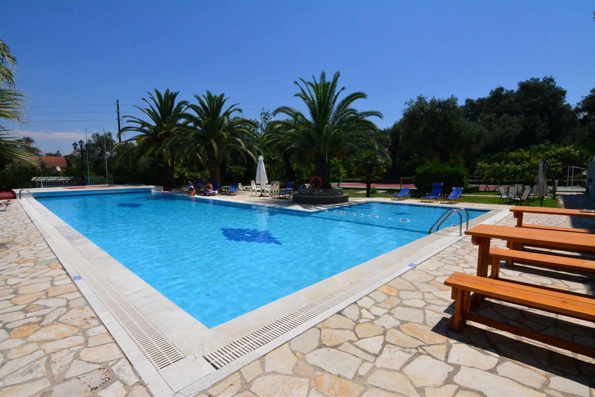 Paloma Blanca Hotel Ipsos